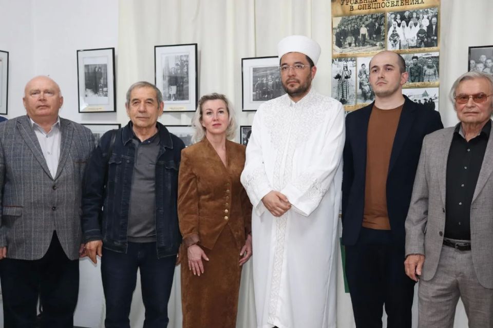 Руслан Якубов принял участие в открытии выставки «Эхо изгнания, голос возвращения» Руслан Якубов принял участие в открытии выставки «Эхо изгнания, голос возвращения»