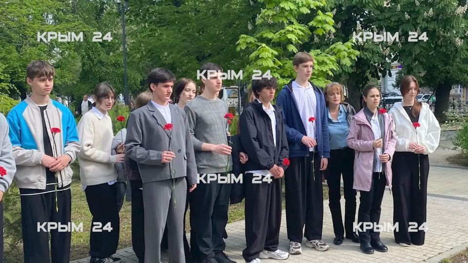 В Симферополе почтили память жертв депортации В Симферополе почтили память жертв депортации
