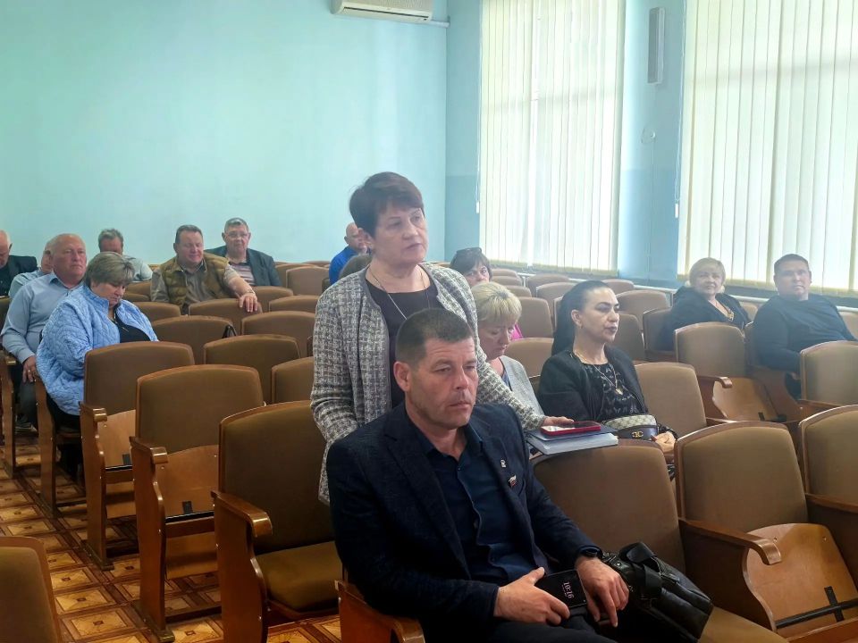 18 мая глава администрации Советского района Александр Харламов провел аппаратное совещание по социально значимым вопросам района с руководителями структурных подразделений администрации, организаций и служб Советского... 18 мая глава администрации Советского района Александр Харламов провел аппаратное совещание по социально значимым вопросам района с руководителями структурных подразделений администрации, организаций и служб Советского...