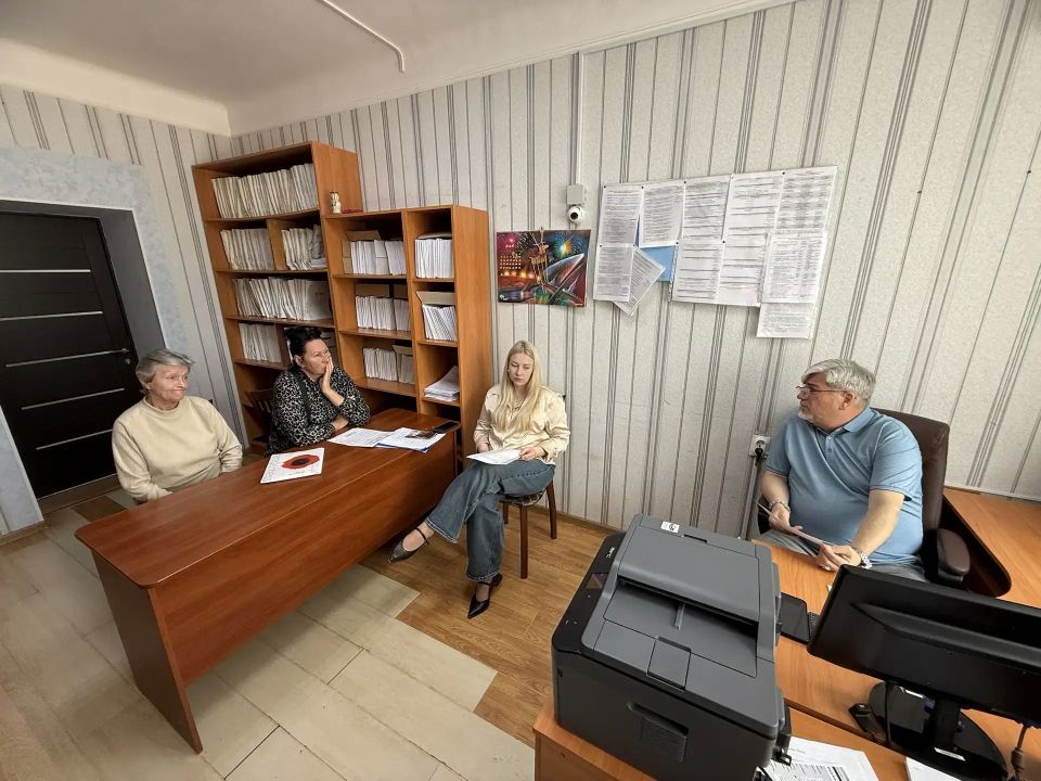 Благоустройство города, решение соседских споров, оказание помощи в переносе нестационарных торговых объектов – с такими вопросами пришли сегодня жители города ко мне на личный приём Благоустройство города, решение соседских споров, оказание помощи в переносе нестационарных торговых объектов – с такими вопросами пришли сегодня жители города ко мне на личный приём