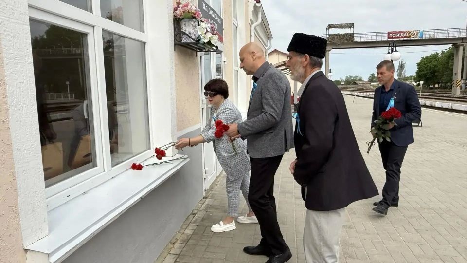 18 мая — День памяти жертв депортации народов Крыма, одна из самых трагических дат в истории полуострова, символизирующая боль и утрату, пережитую многими народами 18 мая — День памяти жертв депортации народов Крыма, одна из самых трагических дат в истории полуострова, символизирующая боль и утрату, пережитую многими народами