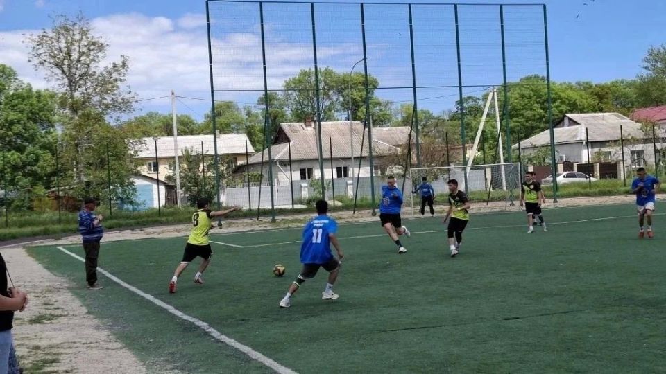 Районные соревнования по футболу 8х8: Триумф школьных команд в Советском районе Районные соревнования по футболу 8х8: Триумф школьных команд в Советском районе