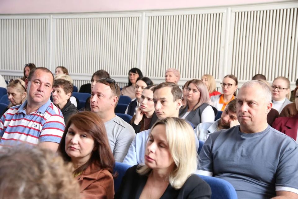 Бахчисарай с рабочим визитом посетил депутат Государственной Думы РФ Юрий Нестеренко Бахчисарай с рабочим визитом посетил депутат Государственной Думы РФ Юрий Нестеренко