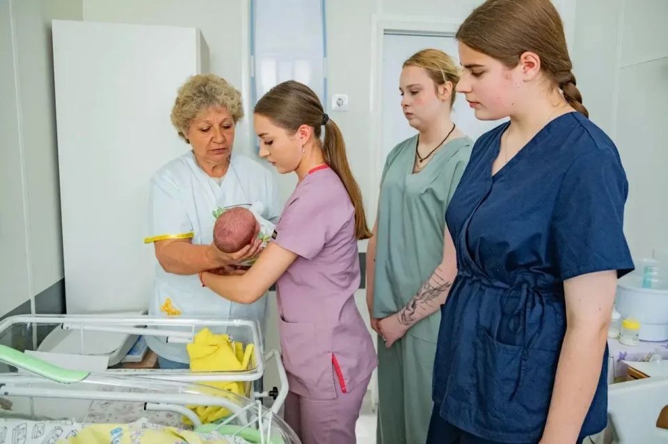 В Севастополе 403 выпускника медколледжа им. Жени Дерюгиной готовятся к старту в профессии В Севастополе 403 выпускника медколледжа им. Жени Дерюгиной готовятся к старту в профессии