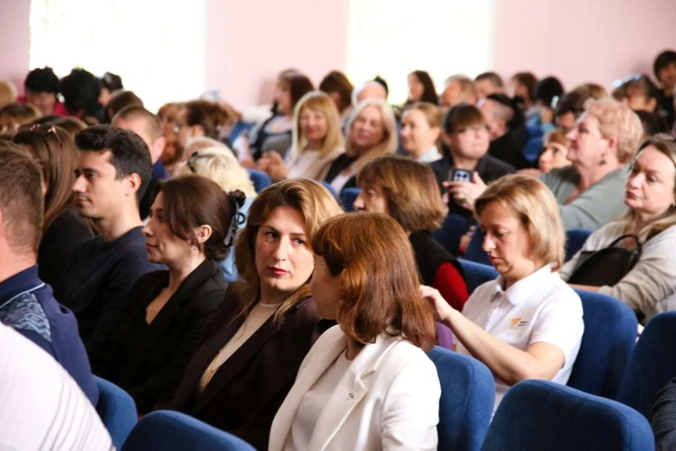 Бахчисарай с рабочим визитом посетил депутат Государственной Думы РФ Юрий Нестеренко Бахчисарай с рабочим визитом посетил депутат Государственной Думы РФ Юрий Нестеренко