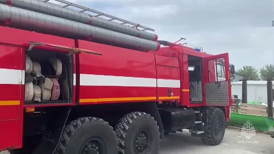 Огнеборцы МЧС России ликвидировали возгорание на складе в пгт