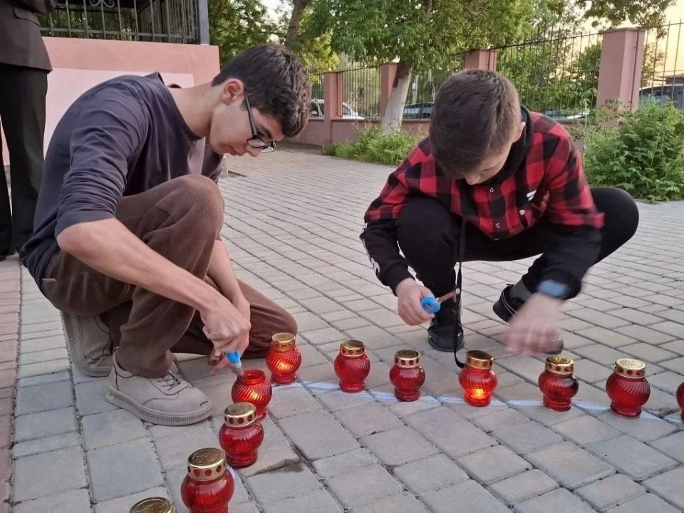 18 мая — День памяти жертв депортации народов Крыма, одна из самых трагических дат в истории полуострова, символизирующая боль и утрату, пережитую многими народами 18 мая — День памяти жертв депортации народов Крыма, одна из самых трагических дат в истории полуострова, символизирующая боль и утрату, пережитую многими народами