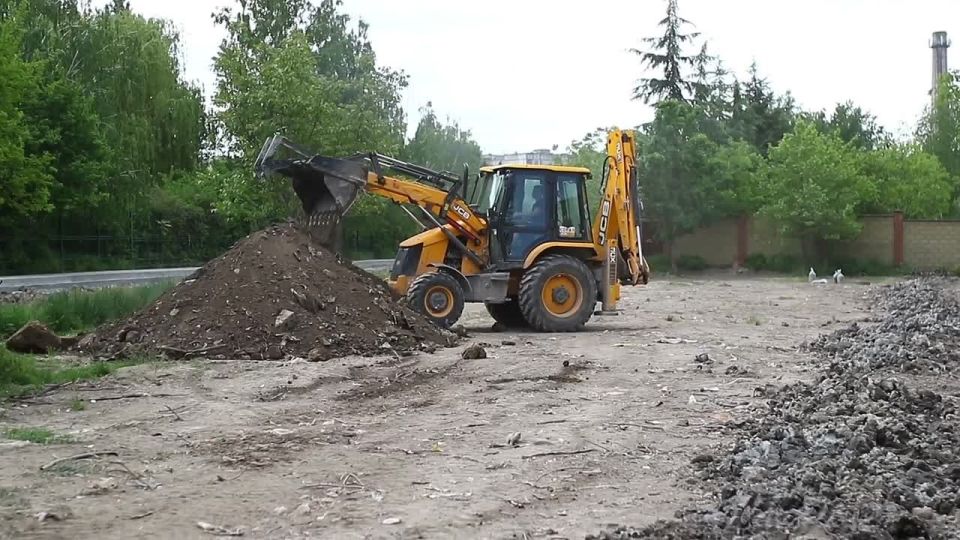 В Симферополе благоустраивают зону отдыха вдоль реки Абдалка