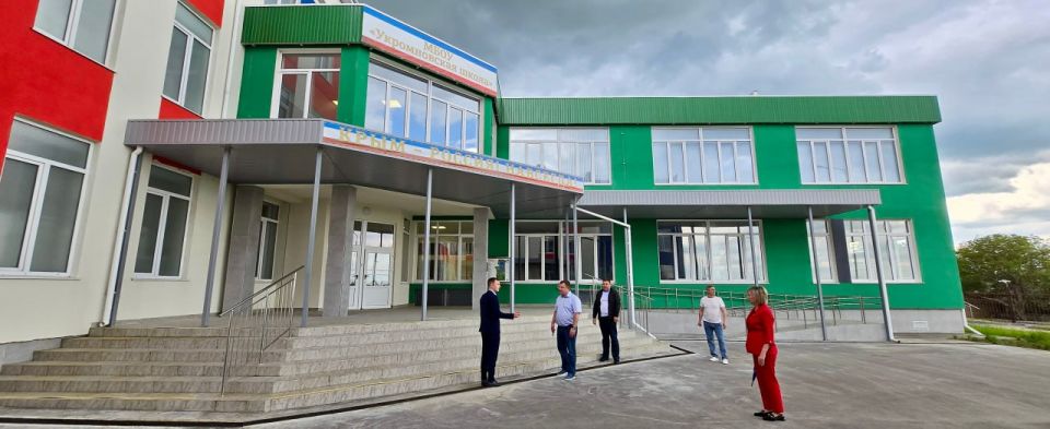 Юрий Нестеренко: Осмотрел новую школу в Укромном, Симферопольского района Юрий Нестеренко: Осмотрел новую школу в Укромном, Симферопольского района