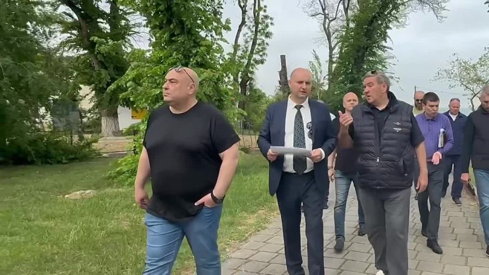 Иван Кошель: Провел встречу с владельцами заброшенных и недостроенных зданий на городской набережной