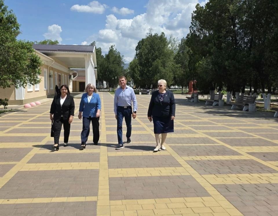 В ходе рабочей поездки депутат Государственной Думы Леонид Бабашов посетил ряд сельских поселений Первомайского района и ознакомился с результатами проведённых работ по развитию социальной инфраструктуры В ходе рабочей поездки депутат Государственной Думы Леонид Бабашов посетил ряд сельских поселений Первомайского района и ознакомился с результатами проведённых работ по развитию социальной инфраструктуры