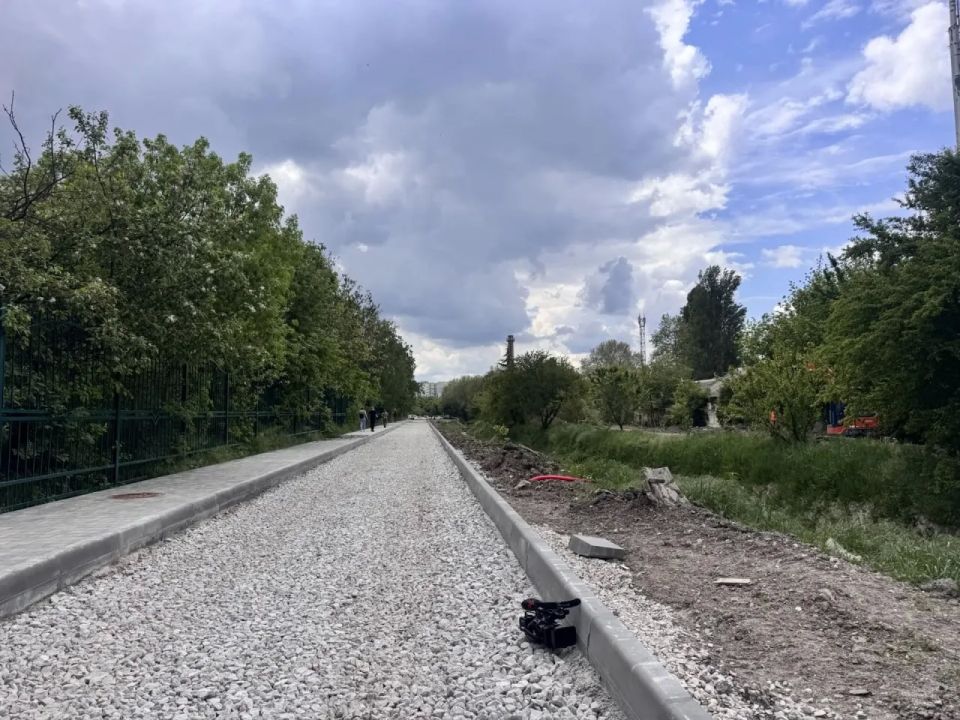 В Симферополе продолжают благоустраивать территорию вдоль реки Абдалка В Симферополе продолжают благоустраивать территорию вдоль реки Абдалка