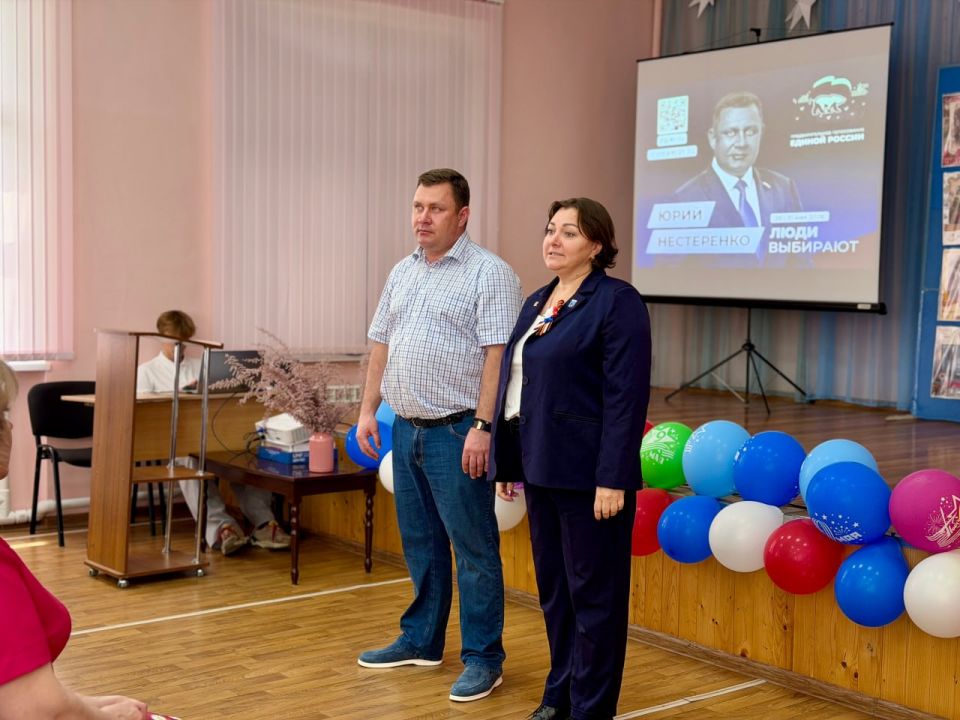 Юрий Нестеренко: Работая сегодня в Симферопольском районе, осмотрел ранее восстановленный памятный знак в честь воинов-односельчан и могилу советского лётчика В.Н. Бессонова в Скворцово, работы по восстановлению памятника... Юрий Нестеренко: Работая сегодня в Симферопольском районе, осмотрел ранее восстановленный памятный знак в честь воинов-односельчан и могилу советского лётчика В.Н. Бессонова в Скворцово, работы по восстановлению памятника...