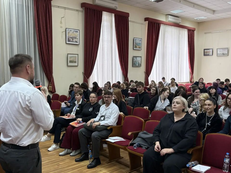 Куда пойти работать? В Ялте развивают навигатор по трудоустройству молодёжи не только в каникулярное время, но и на постоянной основе
