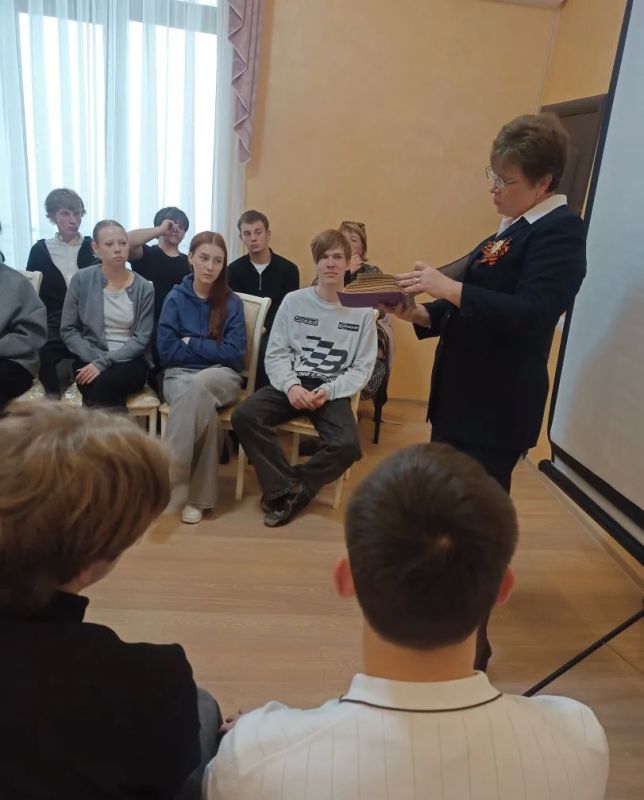 В течение мая отделы ЗАГС Республики Крым активно работают над правовым просвещением и патриотическим воспитанием детей и молодежи В течение мая отделы ЗАГС Республики Крым активно работают над правовым просвещением и патриотическим воспитанием детей и молодежи
