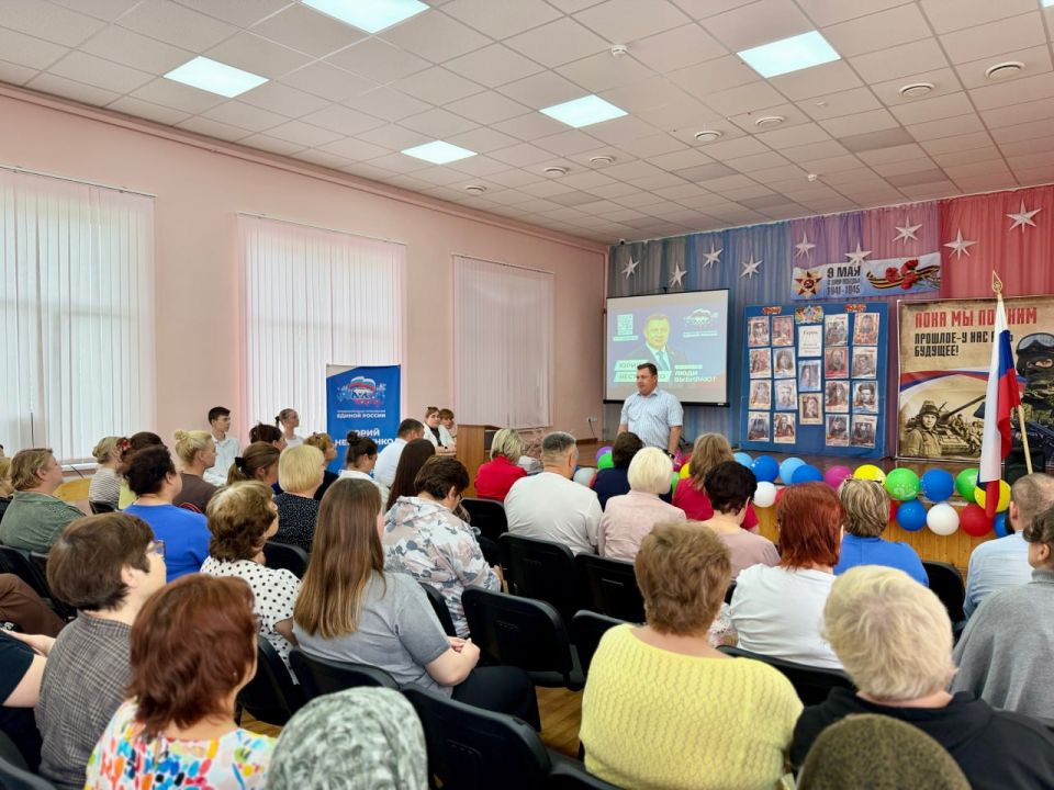 Юрий Нестеренко: Работая сегодня в Симферопольском районе, осмотрел ранее восстановленный памятный знак в честь воинов-односельчан и могилу советского лётчика В.Н. Бессонова в Скворцово, работы по восстановлению памятника... Юрий Нестеренко: Работая сегодня в Симферопольском районе, осмотрел ранее восстановленный памятный знак в честь воинов-односельчан и могилу советского лётчика В.Н. Бессонова в Скворцово, работы по восстановлению памятника...