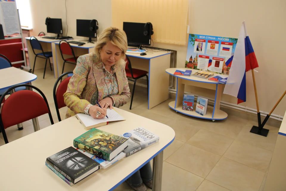 Янина Павленко: Дождливо-солнечная рабочая среда в диалоге с жителями и коллективами Чистополья, Горностаевки, Виноградного и пгт Ленино Янина Павленко: Дождливо-солнечная рабочая среда в диалоге с жителями и коллективами Чистополья, Горностаевки, Виноградного и пгт Ленино