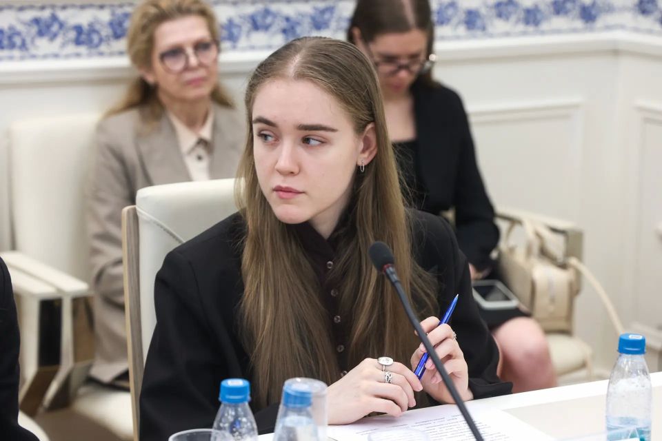 Екатерина Алтабаева: Вчера в Совете Федерации приняла участие в совещании, посвященном производству художественных фильмов о специальной военной операции и героических подвигах военнослужащих Вооруженных Сил РФ Екатерина Алтабаева: Вчера в Совете Федерации приняла участие в совещании, посвященном производству художественных фильмов о специальной военной операции и героических подвигах военнослужащих Вооруженных Сил РФ