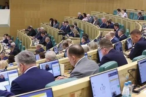 Екатерина Алтабаева: Сенаторы одобрили закон, которым предусматривается упрощение процедуры предоставления мер социальной защиты гражданам РФ. Теперь территориальным органам Социального фонда России передаются функции по... Екатерина Алтабаева: Сенаторы одобрили закон, которым предусматривается упрощение процедуры предоставления мер социальной защиты гражданам РФ. Теперь территориальным органам Социального фонда России передаются функции по...