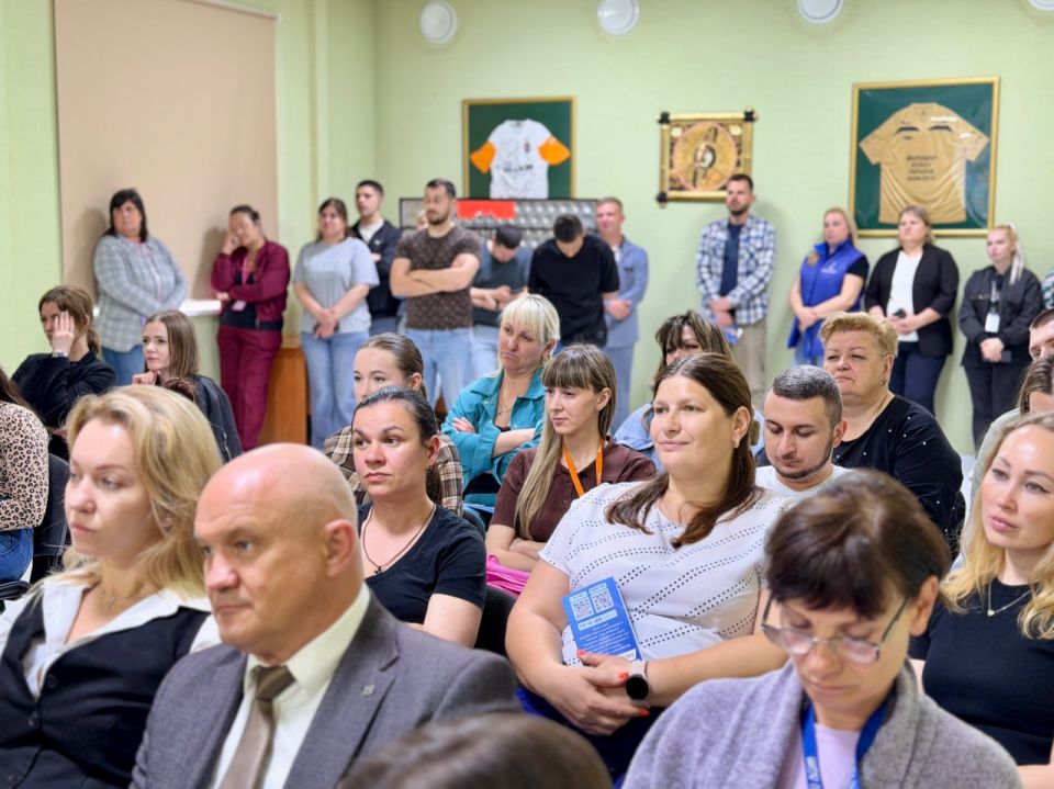 Юрий Нестеренко: Провёл рабочую встречу с коллективом торгово-логистического центра «Депо 22», вручил заслуженные благодарности Юрий Нестеренко: Провёл рабочую встречу с коллективом торгово-логистического центра «Депо 22», вручил заслуженные благодарности