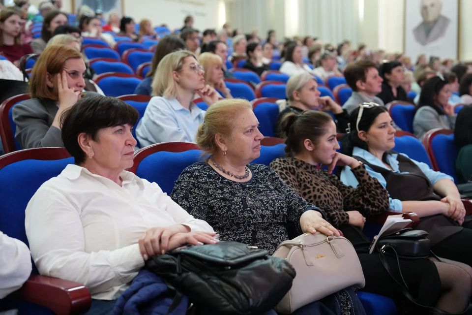 В КИПУ имени Февзи Якубова прошёл Республиканский научно-практический семинар «Профилактика деструктивного поведения и личностных затруднений в молодежной среде» В КИПУ имени Февзи Якубова прошёл Республиканский научно-практический семинар «Профилактика деструктивного поведения и личностных затруднений в молодежной среде»
