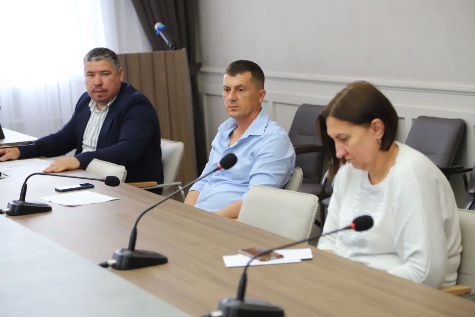 Мониторинг соблюдения трудового законодательства проведён рабочей группой в Бахчисарае Мониторинг соблюдения трудового законодательства проведён рабочей группой в Бахчисарае