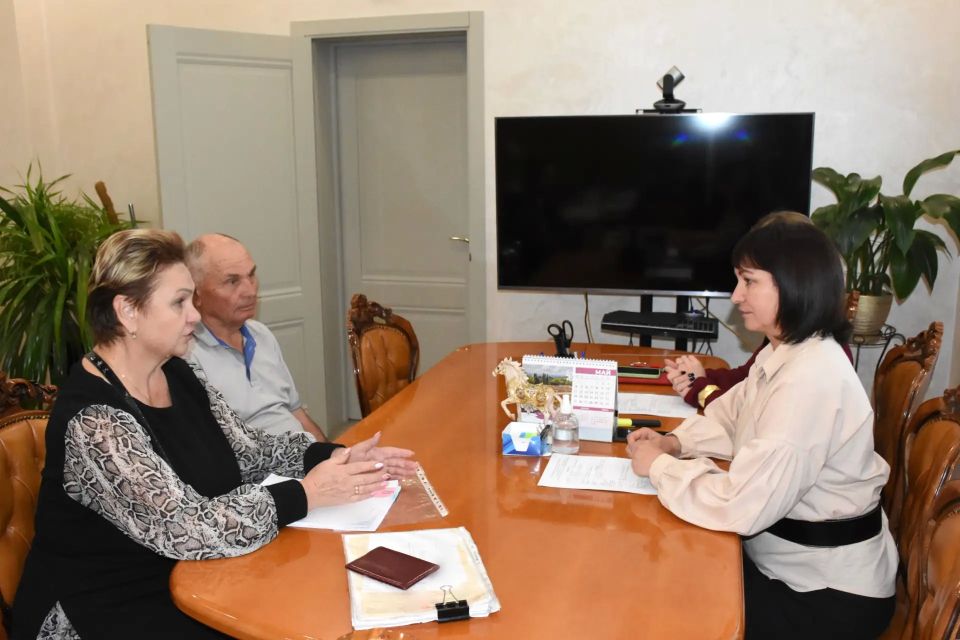 Лариса Кулинич провела прием граждан Лариса Кулинич провела прием граждан