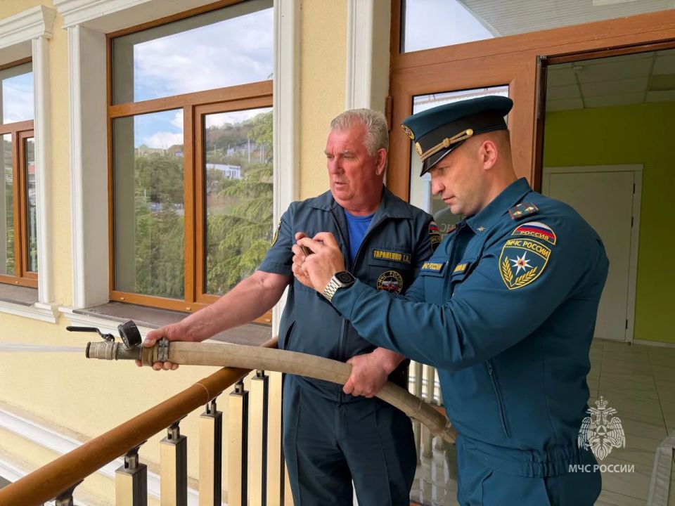 Плановая проверка детских лагерей сотрудниками МЧС России с участием специалистов испытательной пожарной лаборатории Плановая проверка детских лагерей сотрудниками МЧС России с участием специалистов испытательной пожарной лаборатории