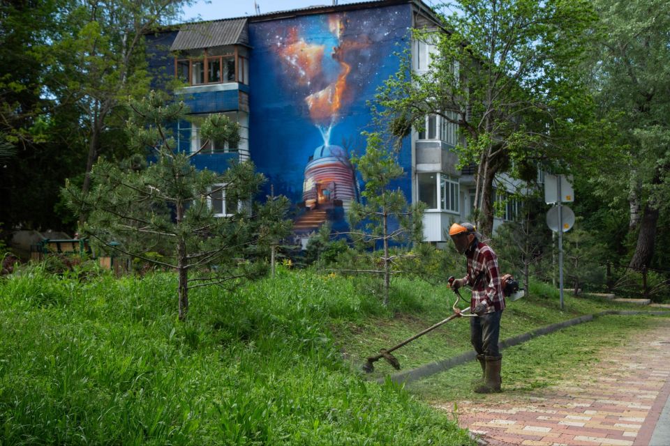 Владимир Константинов: В преддверии начала высокого курортного сезона мы традиционно проводим акцию «Чистый Крым», в рамках которой активисты «Единой России», неравнодушные крымчане, дети и молодёжь убирают мусор в лесах и... Владимир Константинов: В преддверии начала высокого курортного сезона мы традиционно проводим акцию «Чистый Крым», в рамках которой активисты «Единой России», неравнодушные крымчане, дети и молодёжь убирают мусор в лесах и...