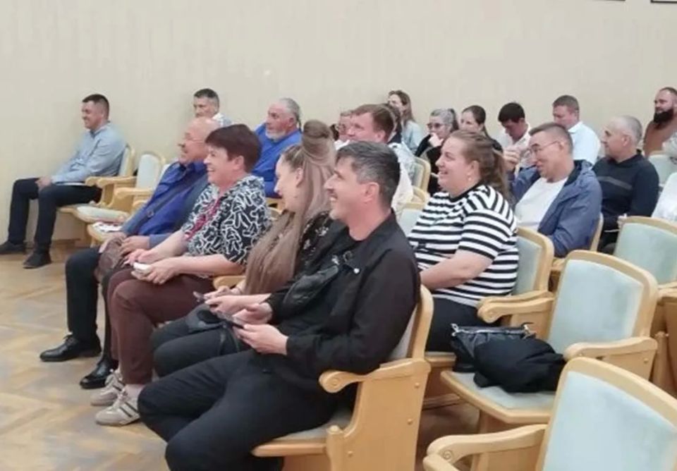 В администрации Симферопольского района 21 мая 2026 года состоялось рабочее совещание с председателями садоводческих товариществ, размещенных на территории массива «Живописное» Трудовского сельского поселения В администрации Симферопольского района 21 мая 2026 года состоялось рабочее совещание с председателями садоводческих товариществ, размещенных на территории массива «Живописное» Трудовского сельского поселения