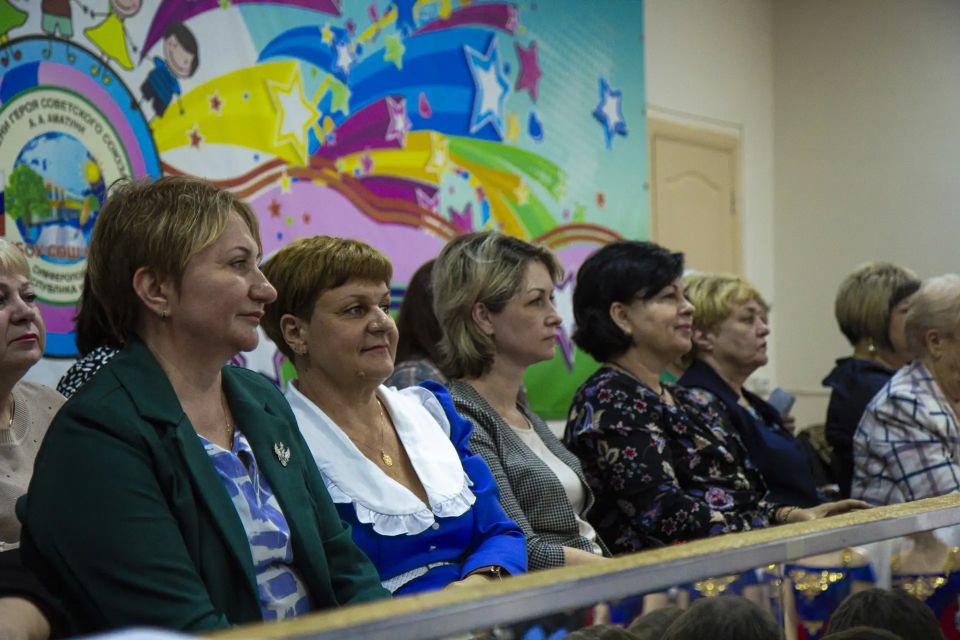 21 мая в крымской столице прошёл традиционный фестиваль-конкурс «Крымский вальс», объединивший выпускников общеобразовательных учреждений города 21 мая в крымской столице прошёл традиционный фестиваль-конкурс «Крымский вальс», объединивший выпускников общеобразовательных учреждений города