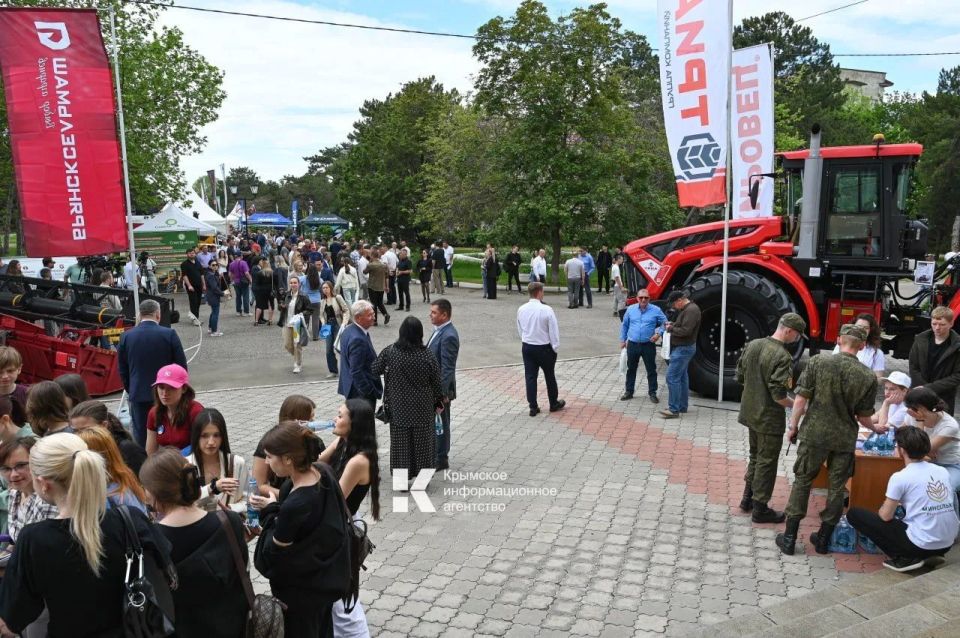 В поселке Аграрное проходит «День поля – 2026» В поселке Аграрное проходит «День поля – 2026»