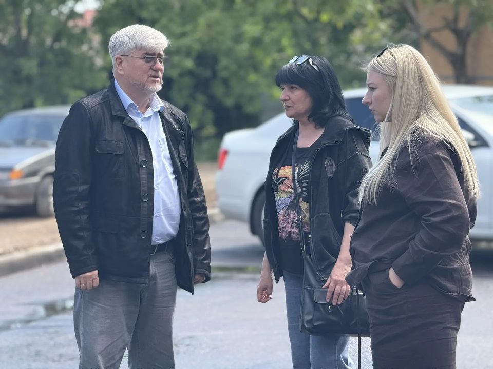 «Регулярно выезжаем на места, чтобы видеть реальную ситуацию и оперативно вносить корректировки в работу» «Регулярно выезжаем на места, чтобы видеть реальную ситуацию и оперативно вносить корректировки в работу»
