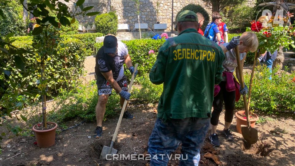 К экологической акции «Чистый Крым» присоединились жители Большой Ялты К экологической акции «Чистый Крым» присоединились жители Большой Ялты