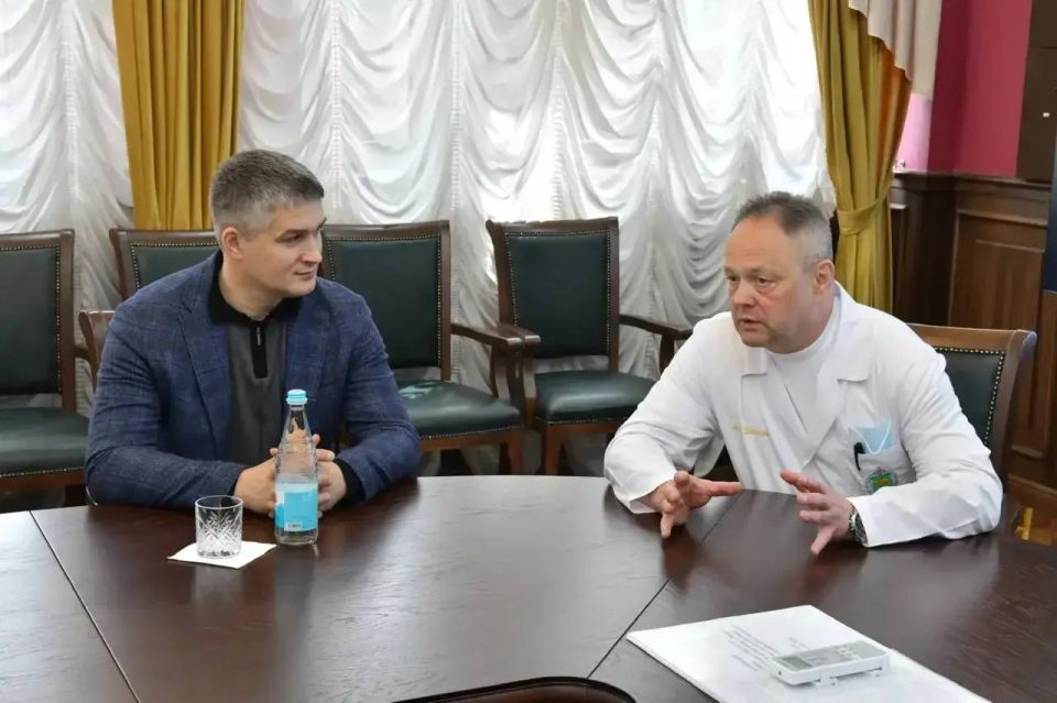 Посетил Национальный медицинский исследовательский центр высоких медицинских технологий - Центральный военный клинический госпиталь имени А. А. Вишневского Минобороны России
