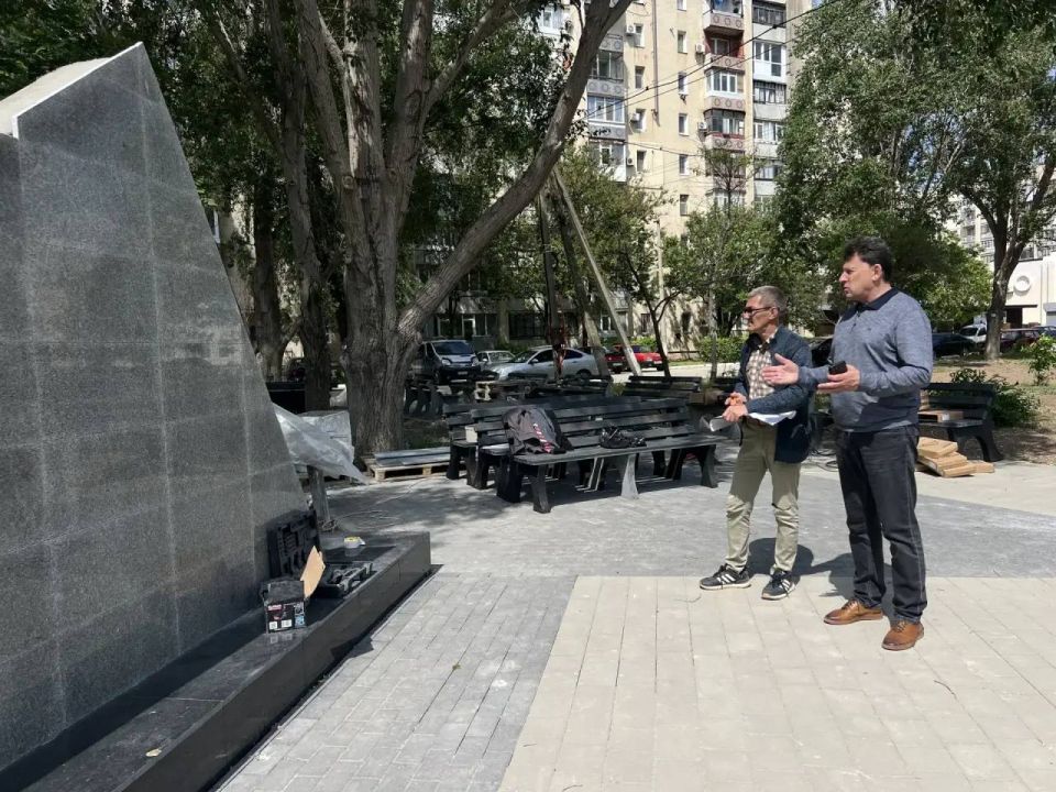 Василий Телиженко: В сквере Строителей завершаются работы по его благоустройству Василий Телиженко: В сквере Строителей завершаются работы по его благоустройству