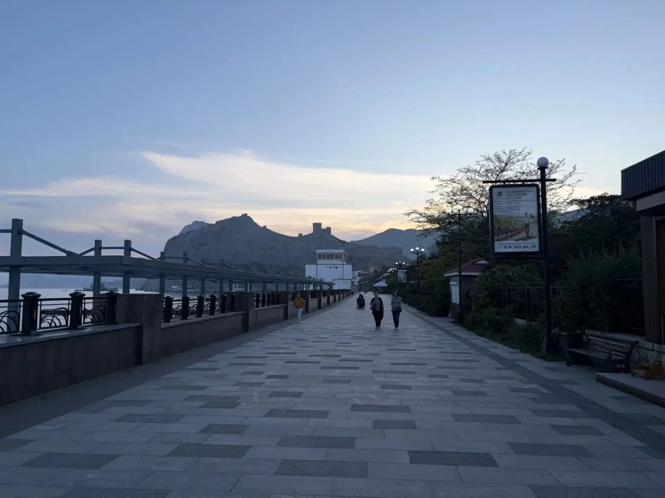Крымское побережье за несколько дней до лета Крымское побережье за несколько дней до лета