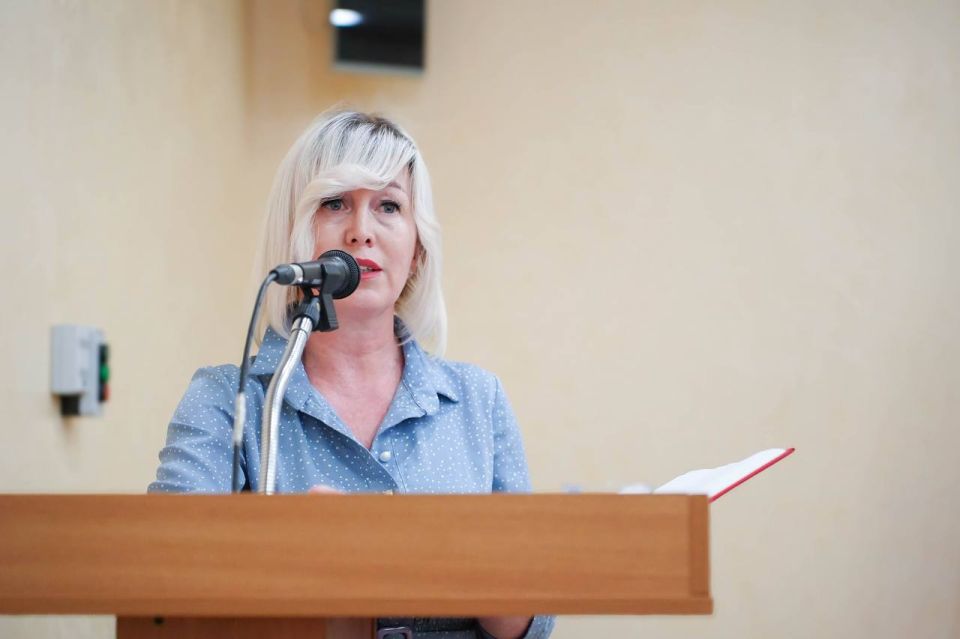 Анастасия Гридчина: Сегодня в библиотеке имени И. Я. Франко состоялось рабочее совещание Крымского регионального отделения «Ассамблеи народов России» под председательством Сергея Цекова Анастасия Гридчина: Сегодня в библиотеке имени И. Я. Франко состоялось рабочее совещание Крымского регионального отделения «Ассамблеи народов России» под председательством Сергея Цекова