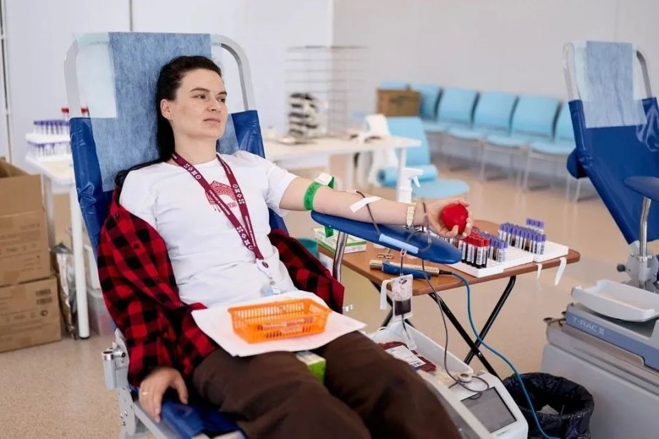Сотрудники арт-кластера «Таврида.АРТ» присоединились к донорскому движению Крыма Сотрудники арт-кластера «Таврида.АРТ» присоединились к донорскому движению Крыма