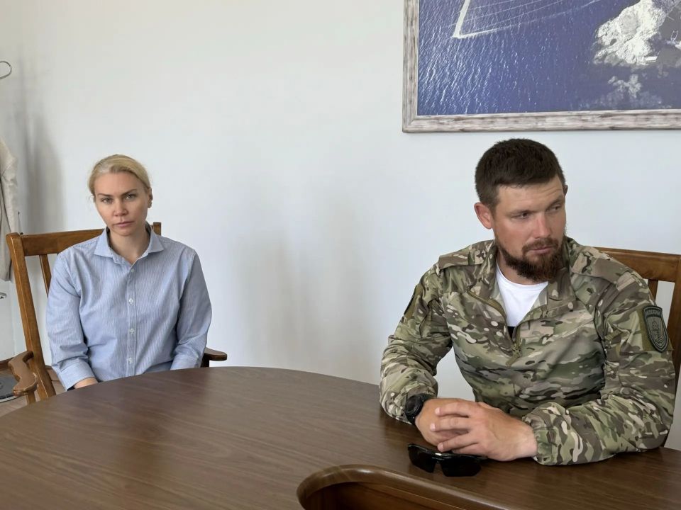 Руководители Черноморского района встретились с семьями погибших героинь СВО Руководители Черноморского района встретились с семьями погибших героинь СВО