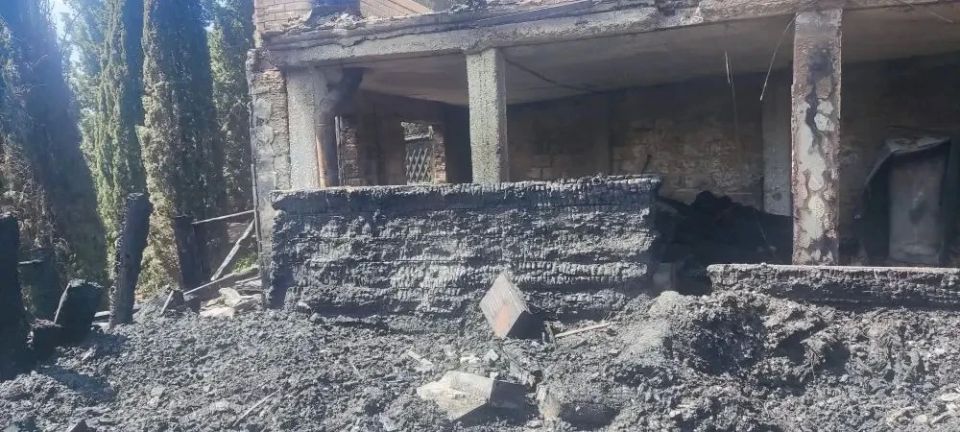 Прокуратура контролирует установление обстоятельств пожара в частном доме в микрорайоне Дельфин в поселке Семидворье городского округа Алушты