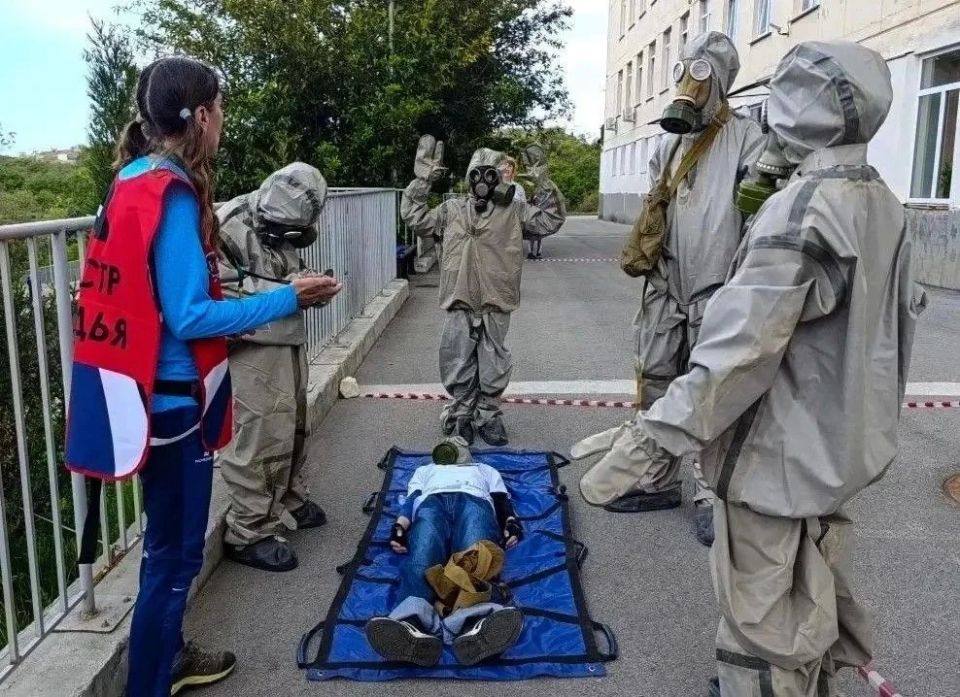 В Севастополе прошел региональный этап «Школы безопасности» В Севастополе прошел региональный этап «Школы безопасности»