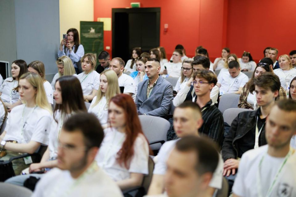 Алексей Зинченко: Здесь формируется практическое мышление, а желание менять мир вокруг себя превращается в конкретные проекты! Алексей Зинченко: Здесь формируется практическое мышление, а желание менять мир вокруг себя превращается в конкретные проекты!