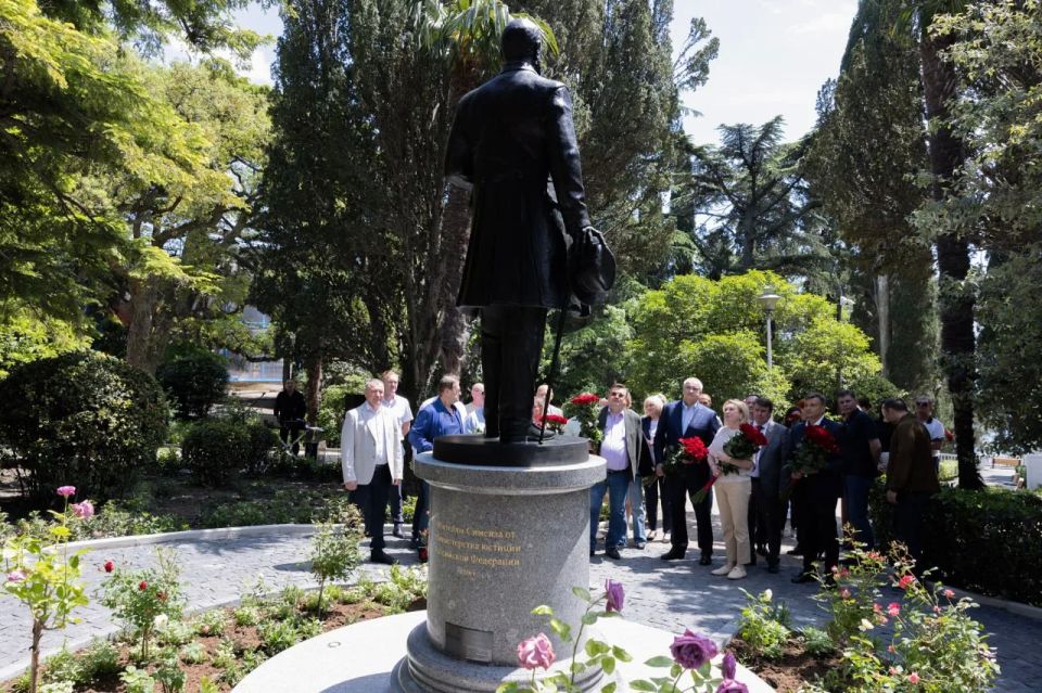 В Симеизе открыли памятник создателю курорта Сергею Мальцову В Симеизе открыли памятник создателю курорта Сергею Мальцову