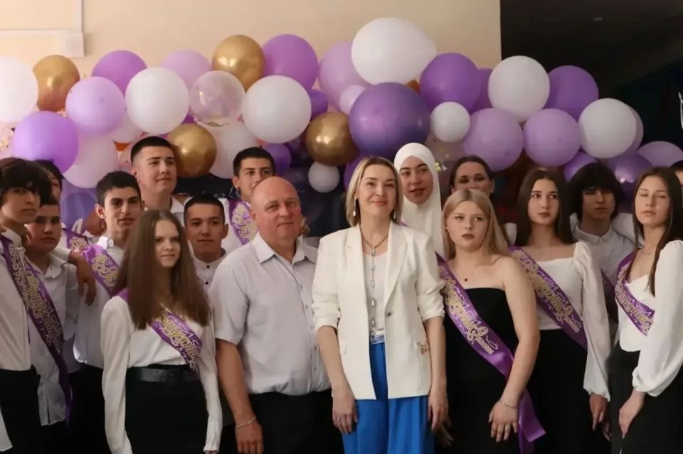 В школах Джанкойского района прозвенели последние звонки В школах Джанкойского района прозвенели последние звонки