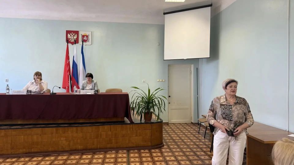 Первый заместитель главы администрации Советского района Валентина Орехова провела аппаратное совещание по социально значимым вопросам района с руководителями структурных подразделений администрации, районного совета... Первый заместитель главы администрации Советского района Валентина Орехова провела аппаратное совещание по социально значимым вопросам района с руководителями структурных подразделений администрации, районного совета...