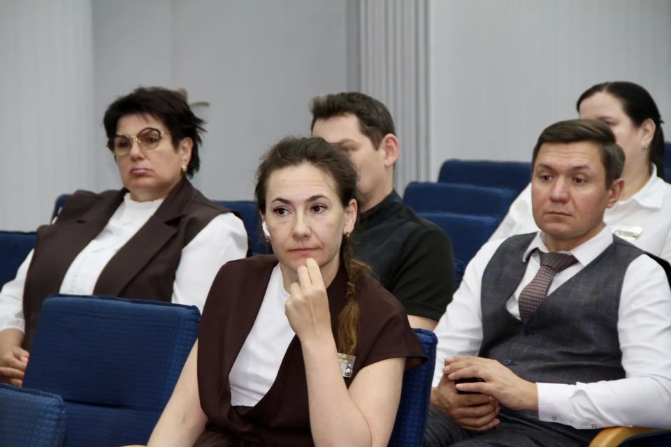 Константин Шимановский: Встреча с трудовым коллективом отеля «Ялта - Интурист» Константин Шимановский: Встреча с трудовым коллективом отеля «Ялта - Интурист»