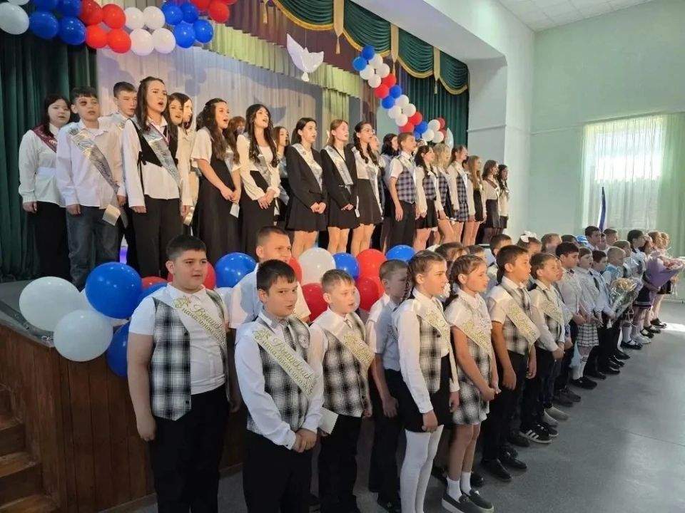 В школах Джанкойского района прозвенели последние звонки В школах Джанкойского района прозвенели последние звонки