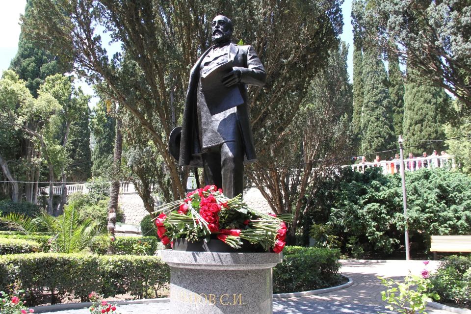 В Симеизе открыли памятник выдающемуся предпринимателю Сергею Мальцову В Симеизе открыли памятник выдающемуся предпринимателю Сергею Мальцову