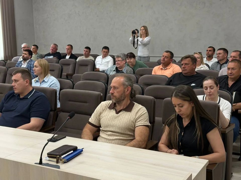 Министерство сельского хозяйства Республики Крым продолжает серию выездных совещаний в районах полуострова Министерство сельского хозяйства Республики Крым продолжает серию выездных совещаний в районах полуострова